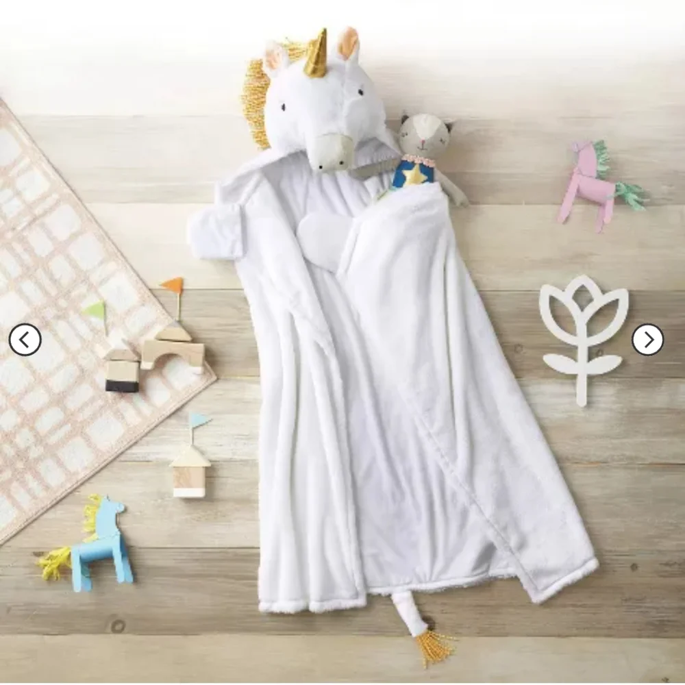 Pillowfort Kids Unicorn Hooded Blanket - Picture 4 of 8